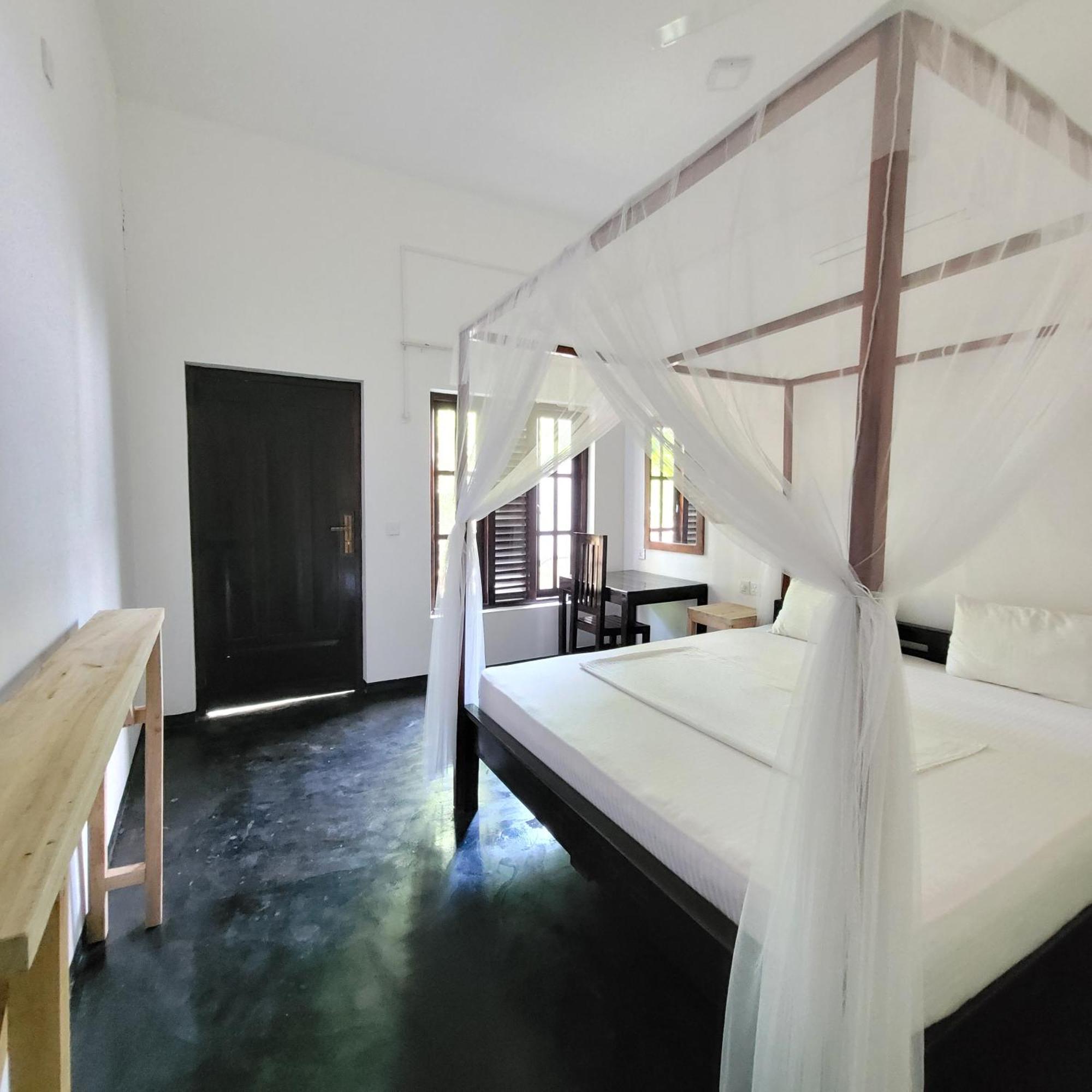 Albergue Agra Arugambay Arugam Bay Exterior foto