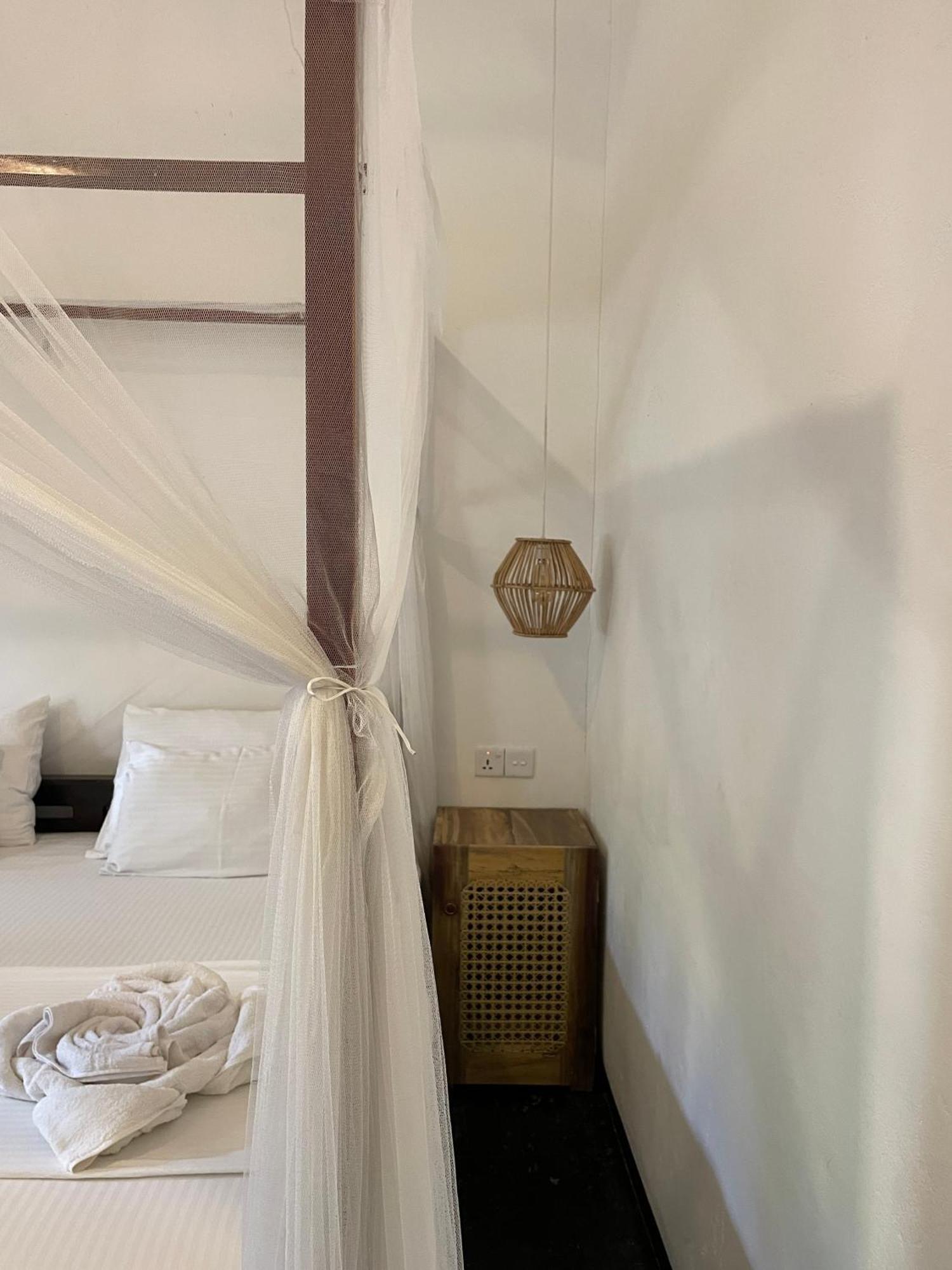 Albergue Agra Arugambay Arugam Bay Exterior foto