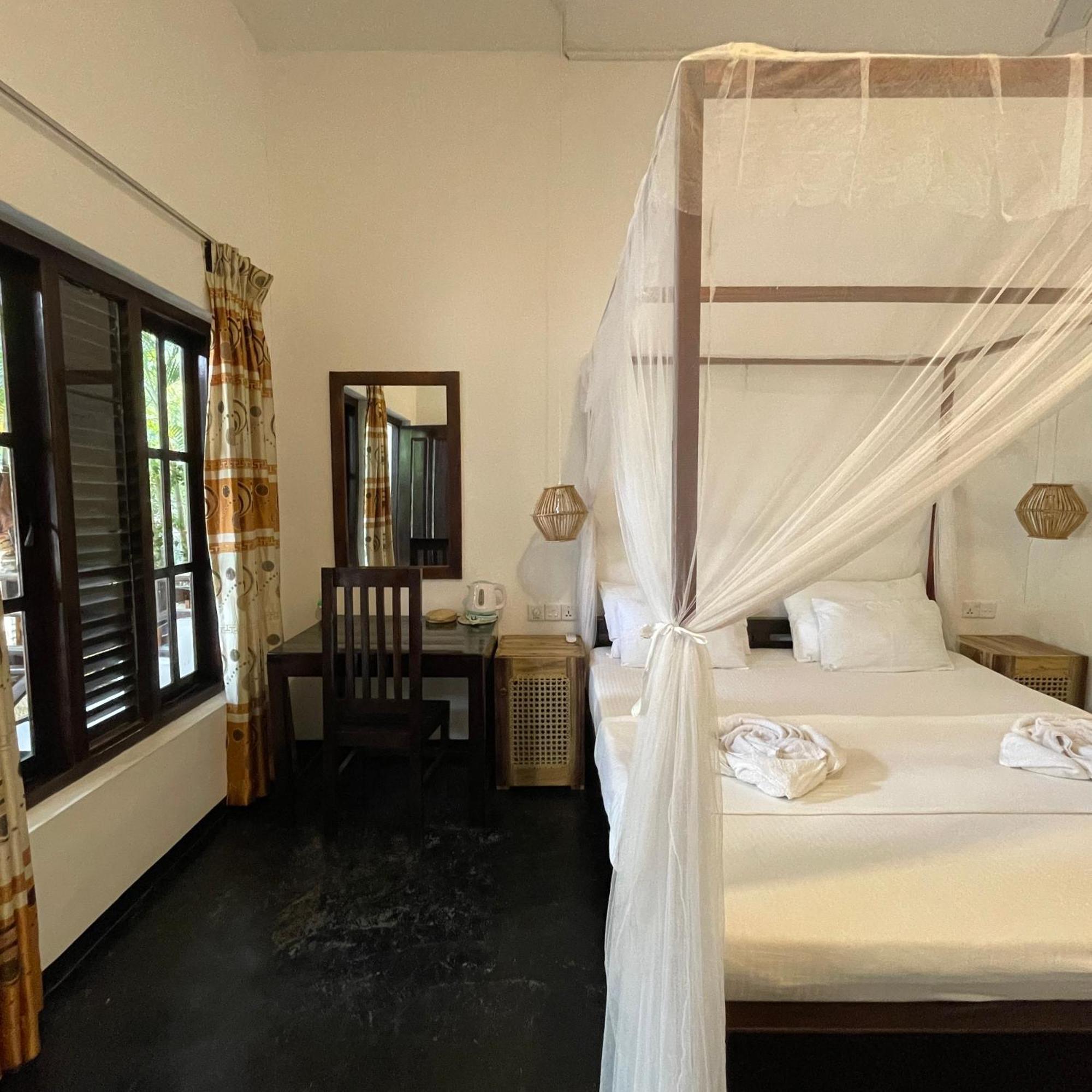 Albergue Agra Arugambay Arugam Bay Exterior foto
