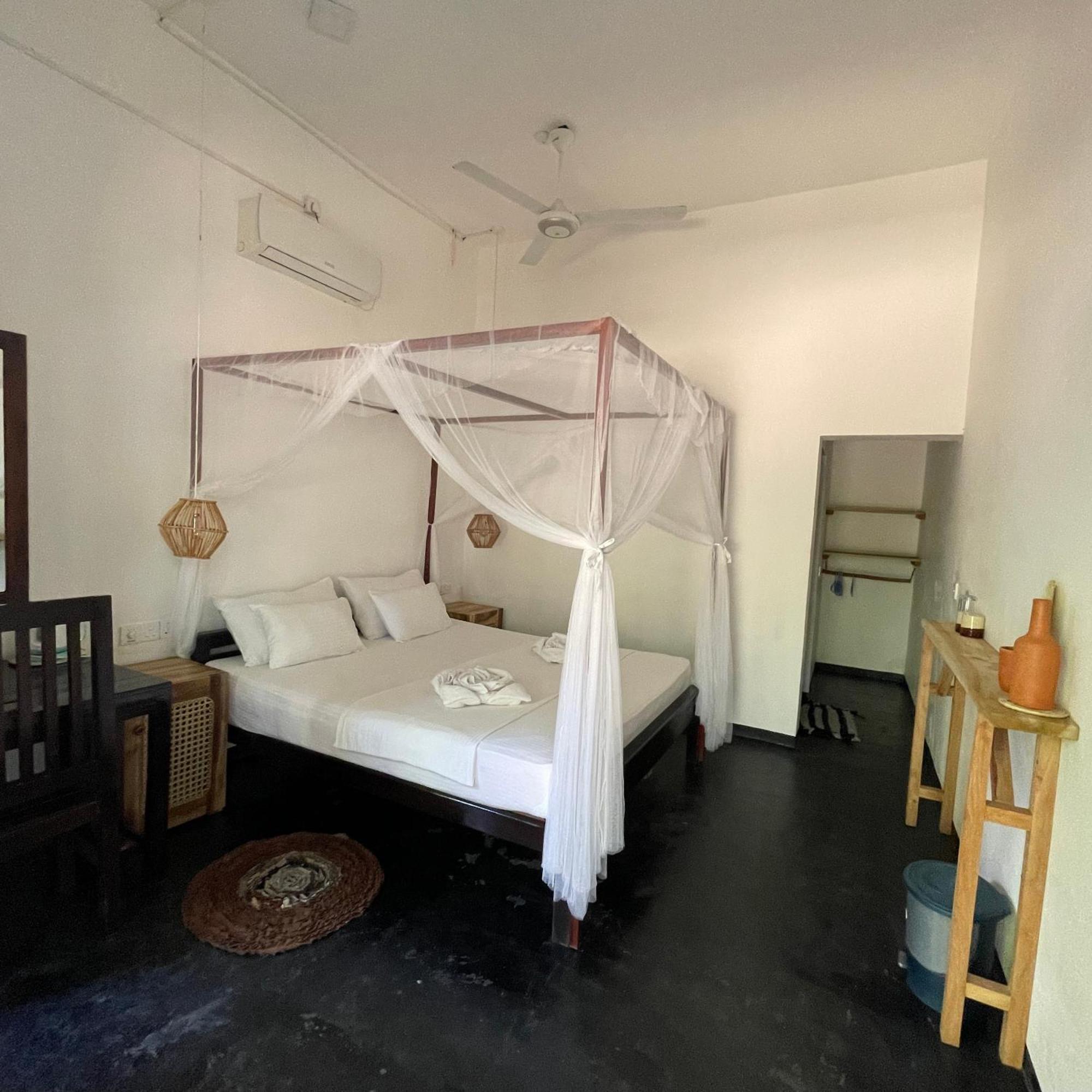 Albergue Agra Arugambay Arugam Bay Exterior foto