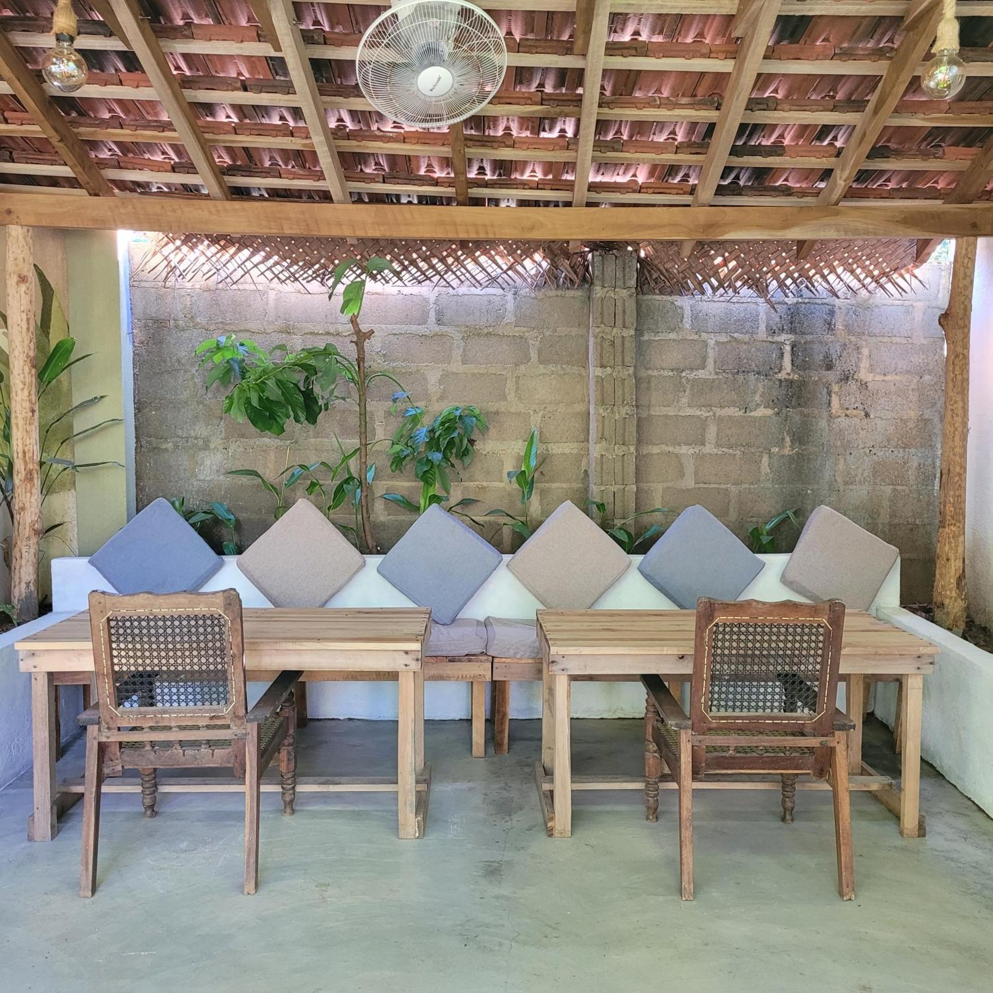 Albergue Agra Arugambay Arugam Bay Exterior foto
